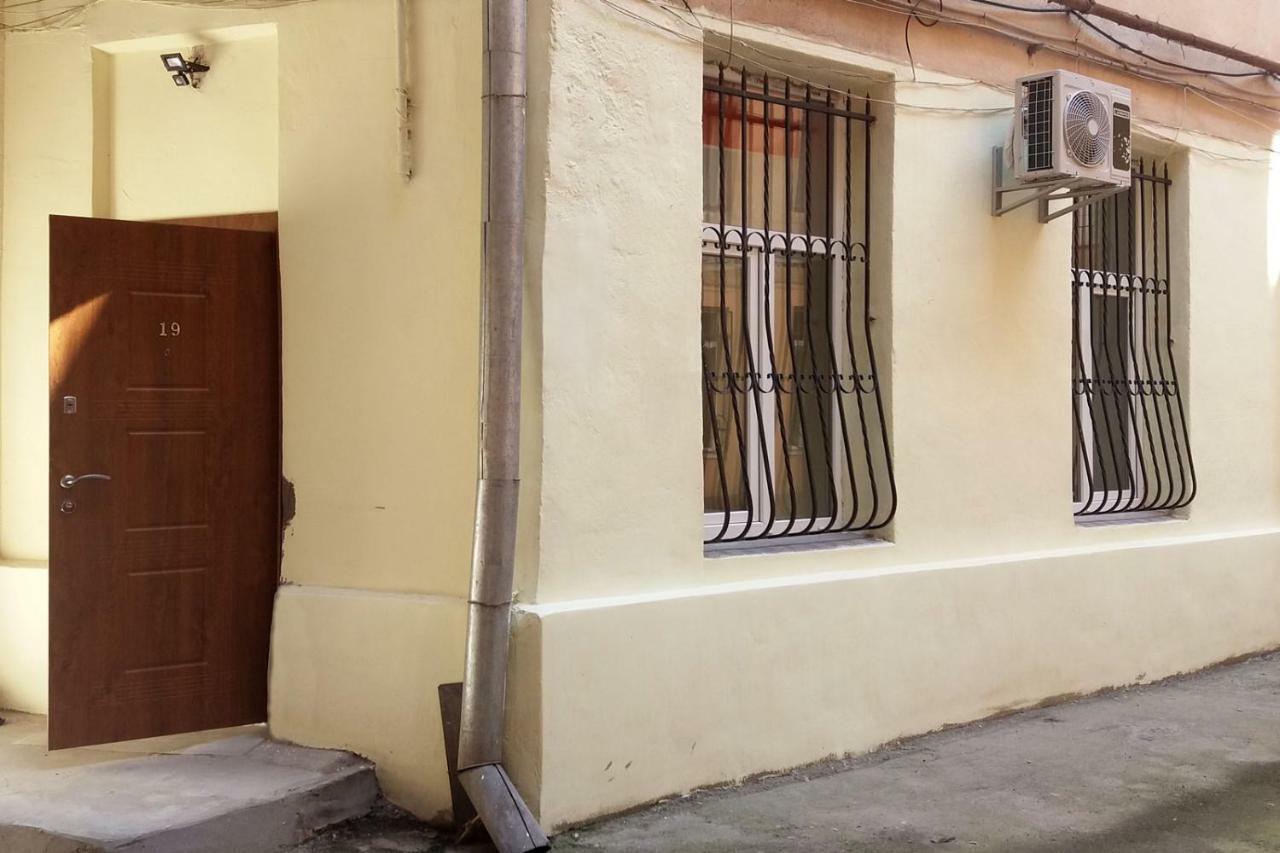 Apartment At Teodora Sqr Leópolis Exterior foto